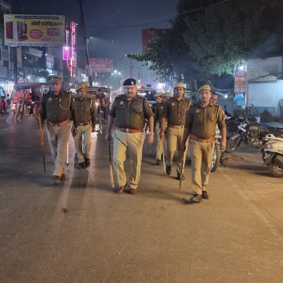 DEORIA POLICE tweet media