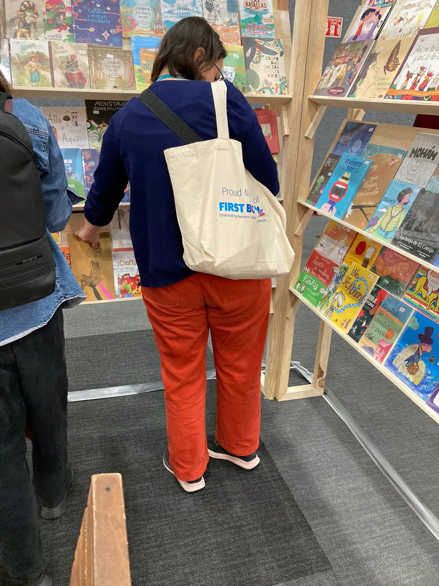 CirculoAbierto's tweet photo. Estamos en la Librería Colombia en Fil Guadalajara. En el stand LL2, ¡el más lindo de la feria!

#literarios #libros #leer #librosrecomendados #literatura #historias #memes #personajes #librosjuveniles #frases #recomendaciones https://t.co/MmsDnBvRyc
