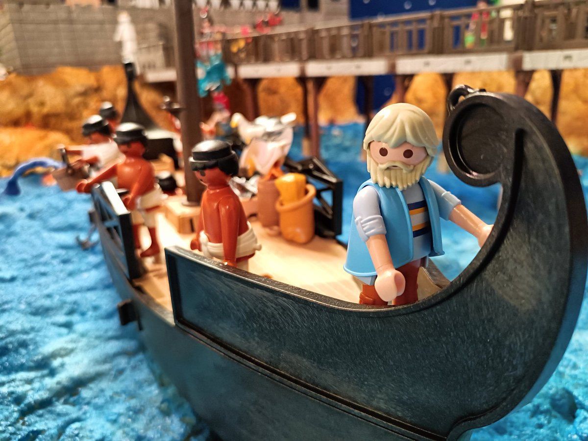 Symonboss's tweet photo. Cuenta atrás para inaugurar el Belén de Playmobil de #Albacete @PlaymobilBelen. En la imagen podemos ver un pequeño homenaje al santanderino Vital Alsar. Un hombre de la mar y para la mar, explorador y navegante que promovió la paz allí donde estuvo. #Belenplaymobil https://t.co/x2A5amPJNj