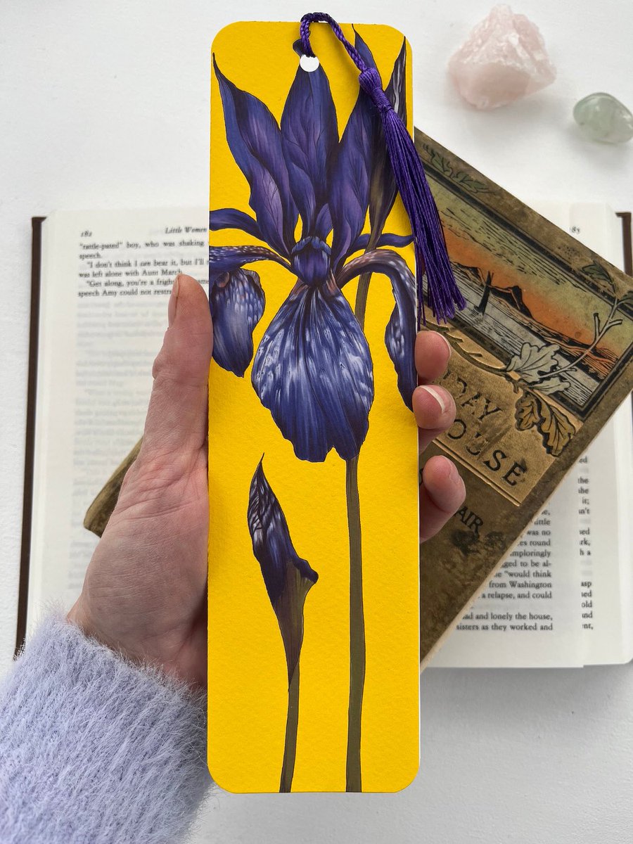 #womaninbizhour loads of new bookmarks ready to ship all hand drawn, printed and hand cut! #etsyseller
#etsyfinds #etsy #shopindie #bookmarks #bookgifts