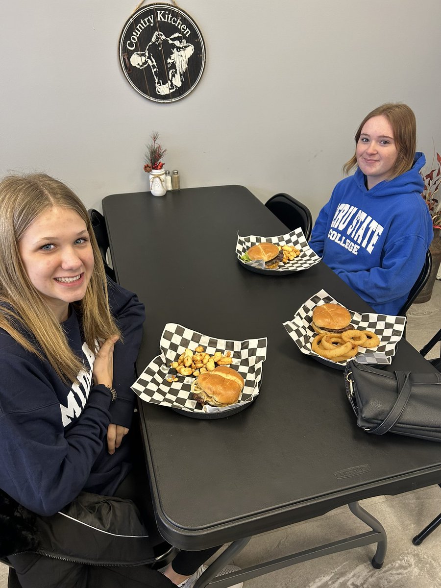 The animal science & foods classes had an awesome joint field trip to McLean Beef processing facility today, followed by a yummy lunch at their scratch kitchen. Thanks to the EM Boosters for sponsoring lunch and to manager Brian at McLean’s for the tour! #emwolves #farmtoform