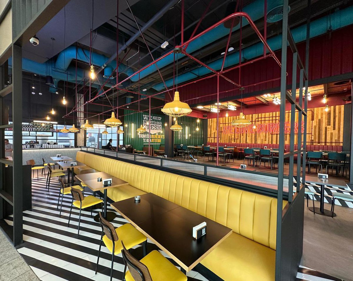 Our latest project for #roadsterdiner and 2nd site for this great brand now complete in Mirdiff mall Dubai #brownstudio #casualdining #dubaidesign #roadster #interiordesign #interiordesigner #dubai #design #fandb #restaurantdesign