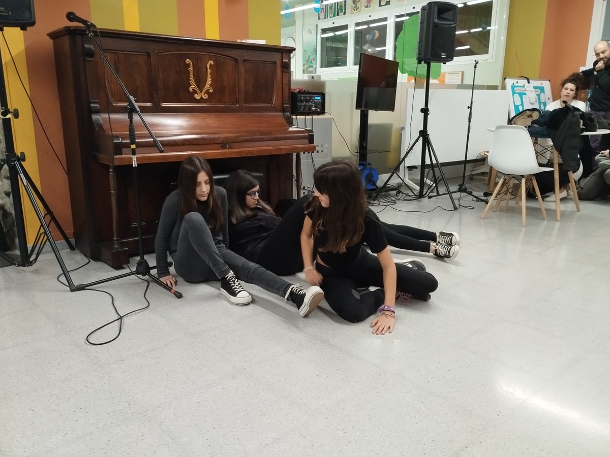 BibliotecaSentmenat tweet media