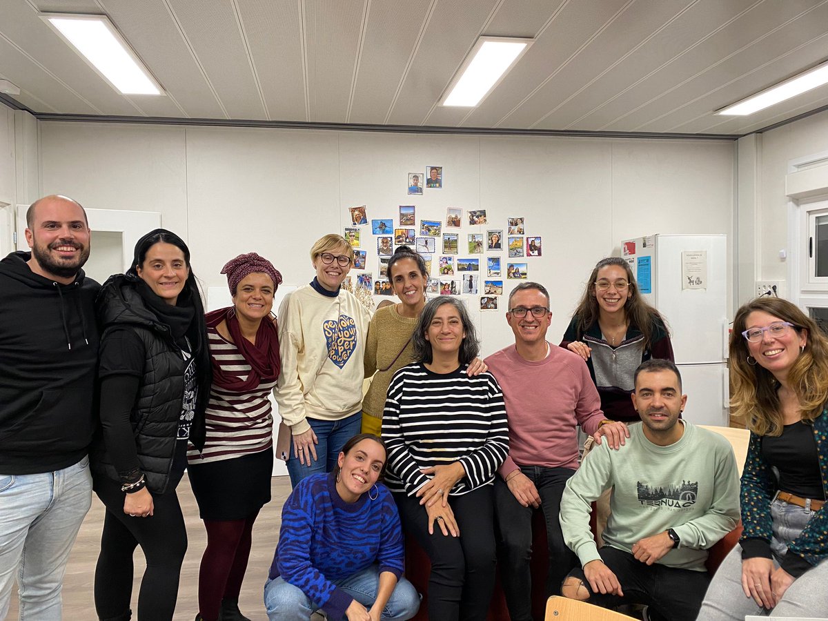 +Educació Cooperativa (@meseducoop) on Twitter photo 🚩Acollim la delegació de @KIRIBIL i compartim projectes d'<a href="/educacio360/">Educació 360</a> que estem desenvolupant:
- La Universitat del Temps Lliure de <a href="/MesEducacioSA/">Més educació</a>.
- El programa Extra, extra! i les activitats que fem a l'<a href="/ieeltiler/">I E El Til·ler</a> amb <a href="/PladebarrisBCN/">Pla de barris BCN</a>.
Eskerrik asko eta laster arte! 🚩Acollim la delegació de @KIRIBIL i compartim projectes d'<a href="/educacio360/">Educació 360</a> que estem desenvolupant:
- La Universitat del Temps Lliure de <a href="/MesEducacioSA/">Més educació</a>.
- El programa Extra, extra! i les activitats que fem a l'<a href="/ieeltiler/">I E El Til·ler</a> amb <a href="/PladebarrisBCN/">Pla de barris BCN</a>.
Eskerrik asko eta laster arte!
