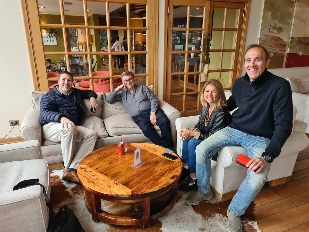 Arrived in Puerto Varas for the dermpath meeting starting tomorrow. #dermpath #dermtwitter #dermatology Meeting the organisers <a href="/gonzadetoro/">Gonzalo De Toro</a>