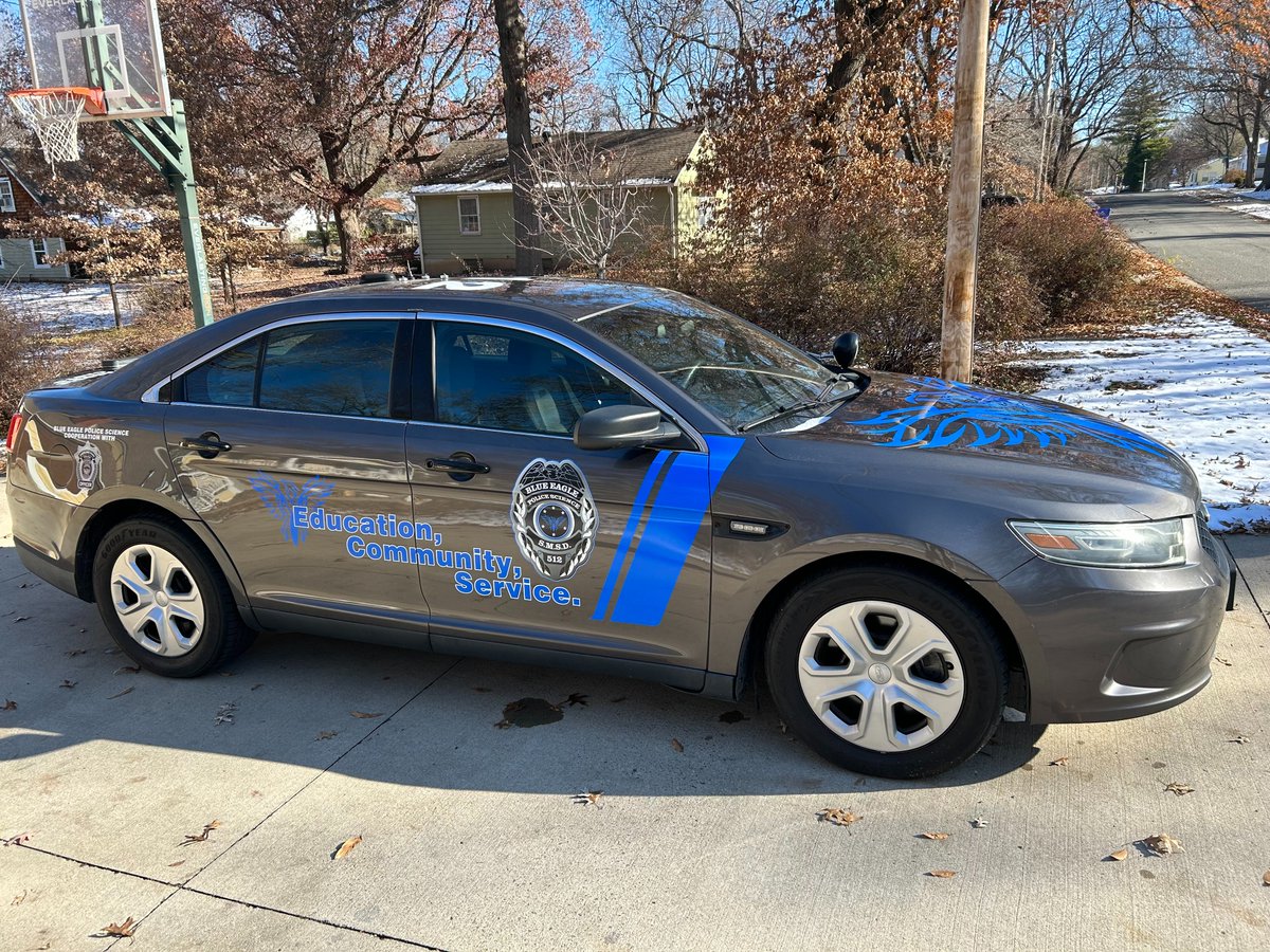 SMSDBLUEEAGLE's tweet photo. Thank you to @OverlandPark_PD for donating a patrol vehicle to Project Blue Eagle’s law enforcement program. The vehicle’s new Blue Eagle badging was recently unveiled. https://t.co/phk1Ke6C2m