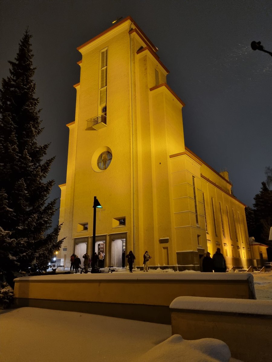 anssi_tuominen's tweet photo. Joulu lähestyy ja joululaulut kutsuvat joulun sanomaa. Taulumäen kirkossa Schildtin musiikkilukion upea joulukonsertti. #gradiafi #astettaenemmän https://t.co/AkUcsW3WMx