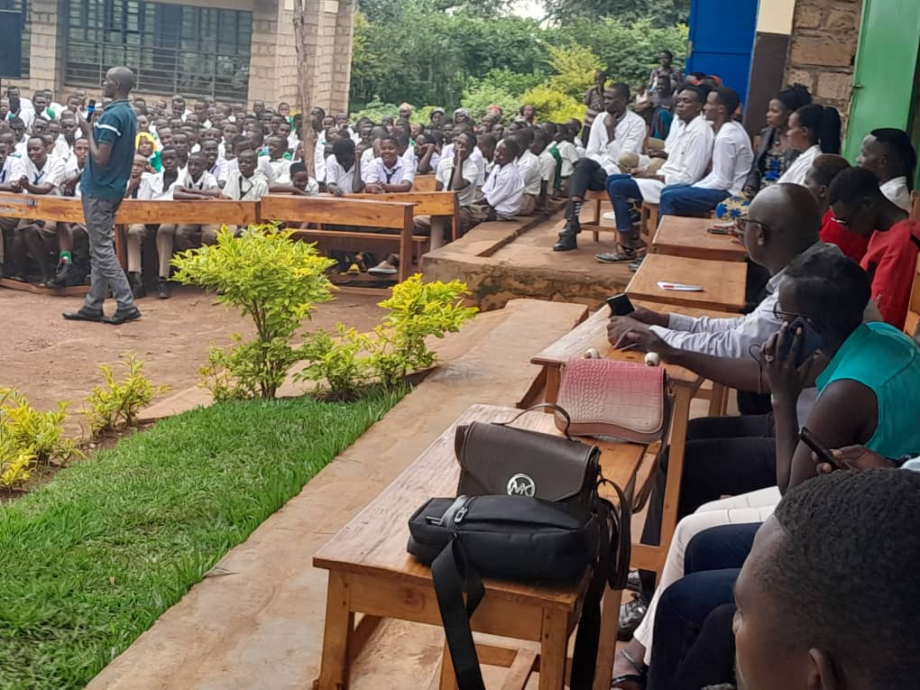 Mu murenge wa Munyaga hakomeje ubukangurambaga bw'iminsi cumi n'itandatu(16) bugamije kurwanya ihohoterwa rikorerwa abagore n'abana ndetse n'irikorerwa abagize umuryango muri rusange, urubyiruko ruranakangurirwa kwirinda ibiyobyabwenge n'inda zidateganijwe.