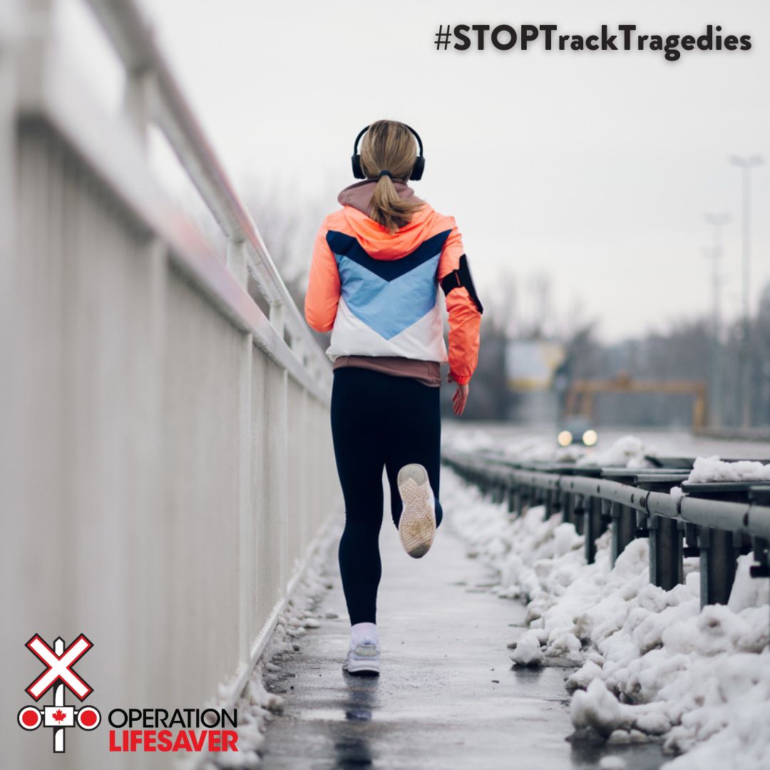 oplifesaver's tweet image. 🏃What to know before your next run:

❌ Don’t run on or beside tracks, and only cross at designated crossings.

🎧 Take your headphones off, and listen and look for trains in both directions before you do.