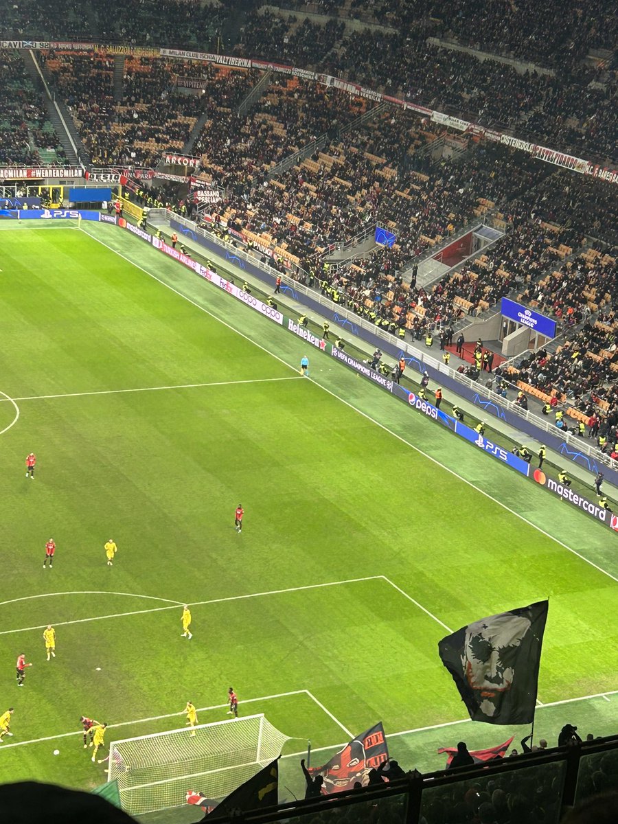 zakg11_'s tweet photo. Milan was an experience. https://t.co/on210BMcLN