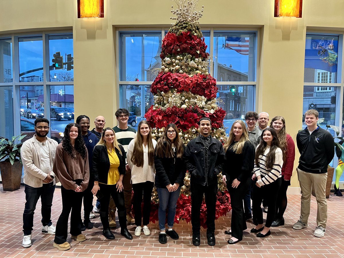 hazletoncando's tweet photo. Join our Student Action Committee for their upcoming events!
12/1 - #CANDOParkTreeLighting23
- 4:30 PM at CAN DO Community Park (Corner of Broad and Laurel St)
12/6 - #CANDOCommunityXmas23
- 6 PM at Christ Lutheran Church (210 W Green St)
Learn more โก๏ธ: https://t.co/lZkuyPu1ly https://t.co/bmYer0nrR5
