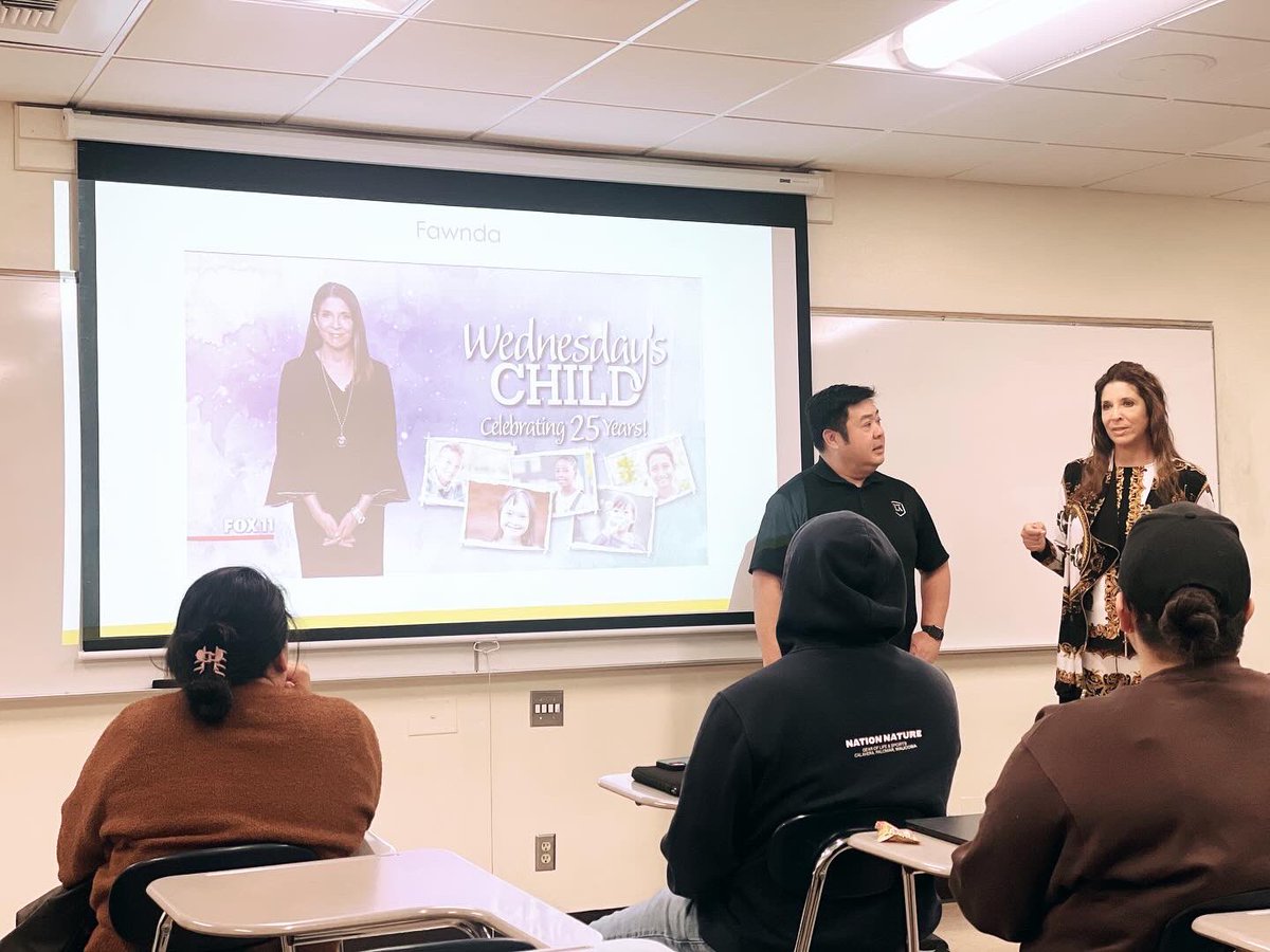 DevineNews's tweet image. Guest lecturer at #CalStateLA #DoctorDevine 📚

Inspired by the students of our future in the school of social work!

Wednesdays Child coordinator Dr. William Wong is the professor. And congrats to him on being published! 🙌
@calstatela