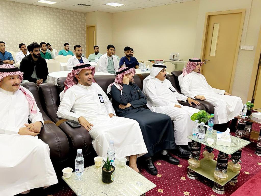 phhi_qu's tweet photo. بحضور سعادة عميد الكلية وأصحاب السعادة وكلاء ورؤساء الأقسام بالكلية، أقيمت صباح هذا اليوم دورة برنامج الإمتياز  للطلبة المتوقع تخرجهم بنهاية الفصل الأكاديمي 451 https://t.co/GVHSbE1Icq
