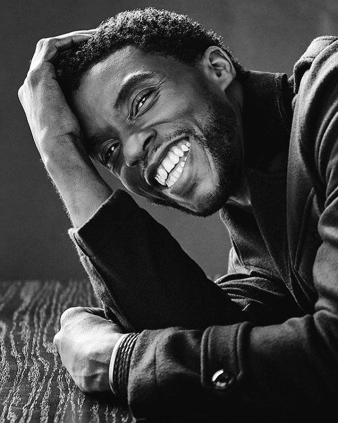 tracklist's tweet image. Chadwick Boseman, nosso eterno Pantera Negra, estaria completando 47 anos hoje. 🖤

Sempre será lembrado.