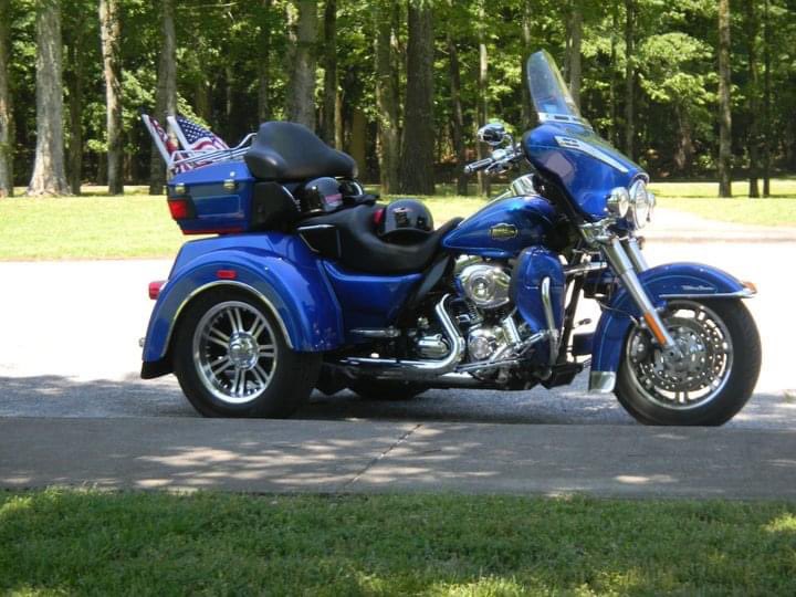 @3cCustom My 06 Deluxe and 10 TriGlide both with 150,00 miles+•