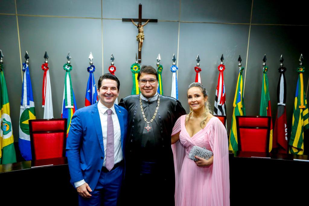 Gostaria de parabenizar o Dr. Etélio Prado por sua posse como desembargador do TJ/SE. Sua competência e dedicação ao serviço público são admiráveis, e confiamos que sua atuação contribuirá significativamente para a justiça em nosso estado. Parabéns e sucesso nessa nova jornada!