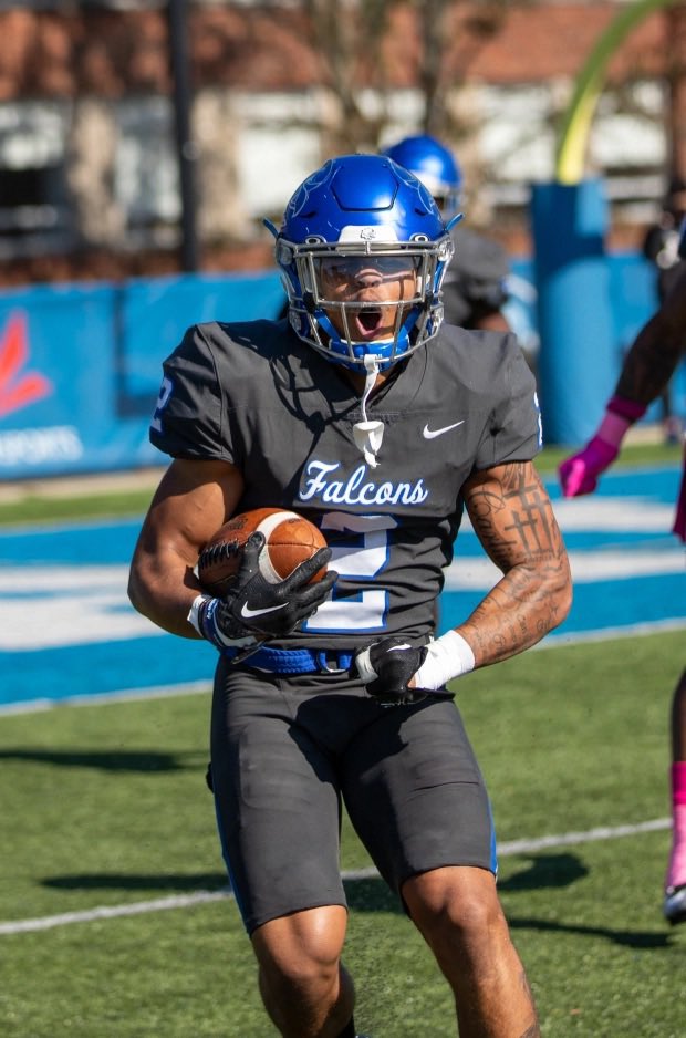 onlywaytre's tweet photo. After a great conversation with @CoachShulerZ  I’m blessed to received an offer from @NDCFB https://t.co/Jq3h9YHu2O