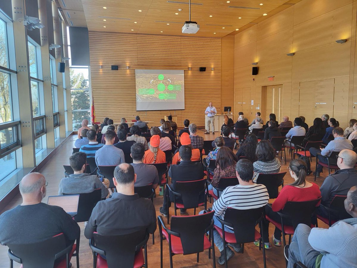 CRMR_Qc's tweet image. 📢👏C’est parti pour les conférences de différents centres collégiaux de transfert de technologie:  Jean-Philippe Jacques (#Innofibre), Houssein Awada (#Inovem) et Pape Diouf (#SEREX)!
🙏Des échanges constructifs et des discussions enrichissantes sont au rendez vous!