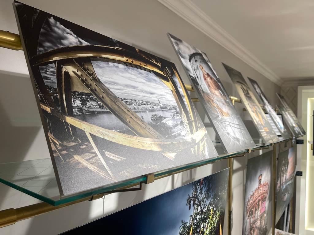 Retrouvez une sélection de mes #photos de #Nantes au format 40-60 et 30-60 sur carton plume. Ces tirages "prêts à accrocher" sont vendus 89€ dans ma #boutique de #Noël située au 6 rue Rubens dans le centre-ville de Nantes (à deux pas de la place Royale).