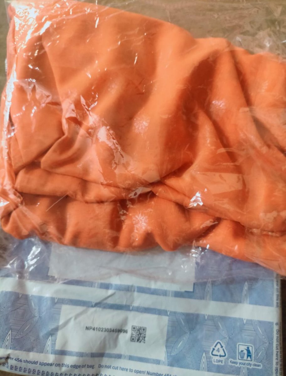 deepakdube58's tweet photo. @Meesho_Official 
@meesho_support 
@Uppolice
I was ordered the product which is listed below as screenshot. 
I want to return this product as it was delivered as different product as shon from site but meesho does not taken any legal action on this activity. 
I need resolution.. https://t.co/hpjZ14jlgd