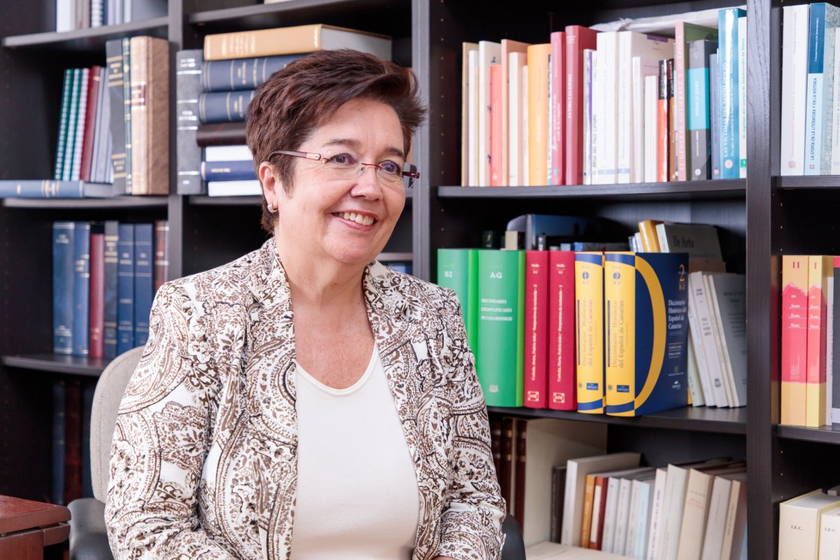 ULL's tweet photo. 📖 La catedrática de la #ULL Dolores Corbella dirigirá el Diccionario de la Lengua Española a partir de enero

👉 https://t.co/EvaJjVJPpt https://t.co/knneh85TY8
