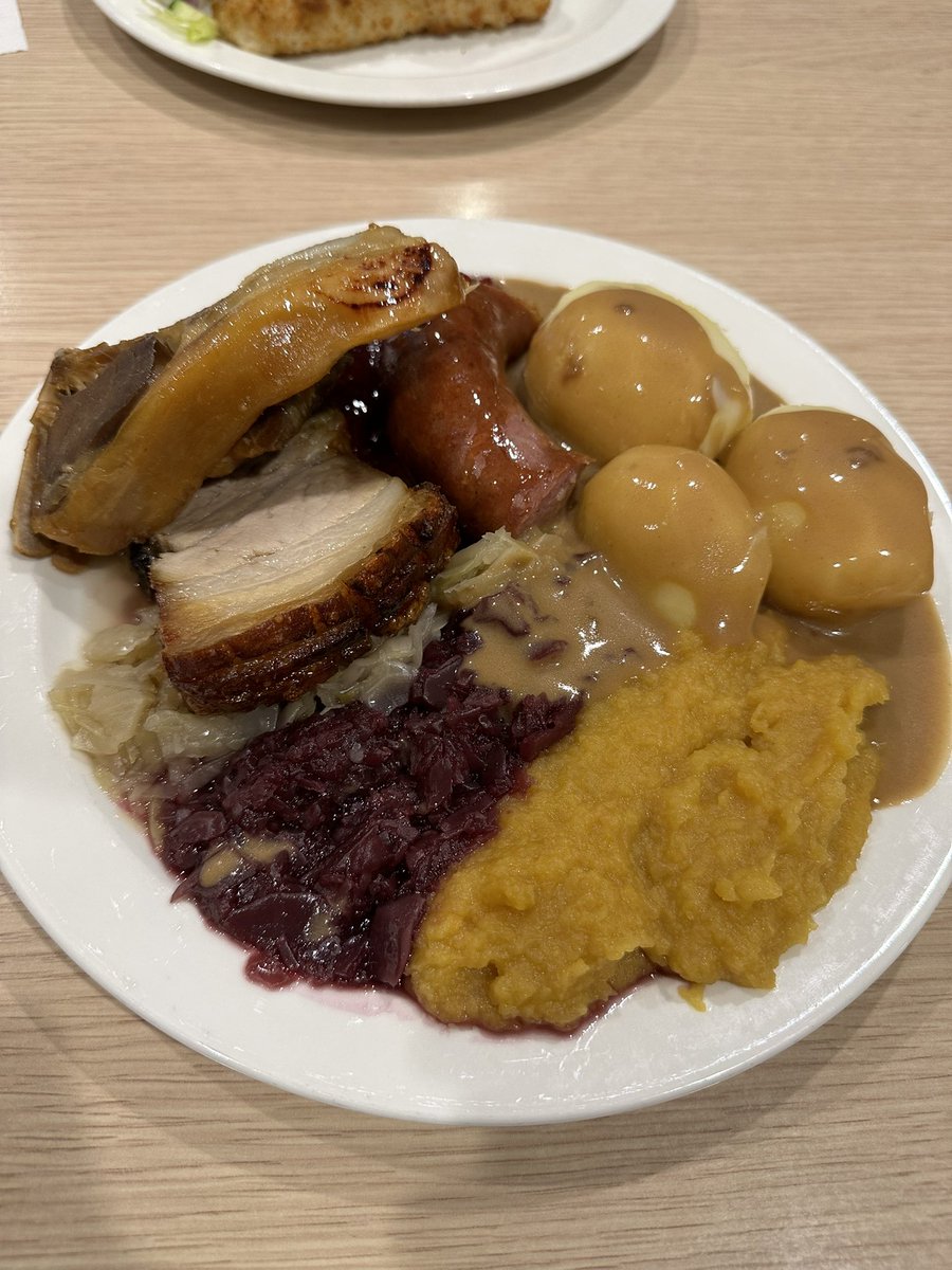 Persolsnes's tweet photo. Ein forsmak på jula på coop-kafèen i Førde!😀 https://t.co/bCjJwZDapq
