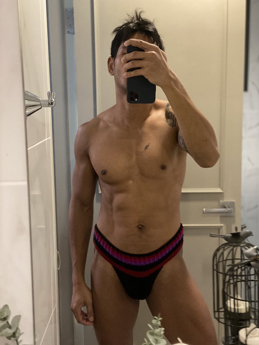 aummwisarut's tweet photo. I want to play with you.🤤
🩲@atop7wear
#hothunkthailand #hothunk #atop7 #atop7official #musclebangkok #malemodel #hotguy #sixpack #boymodel #leanmuscle #asianmen #tanskins #mytan #thaiguysofficial #thaiguys #shirtlessboys #menunderwears https://t.co/4bJW6ojjBa