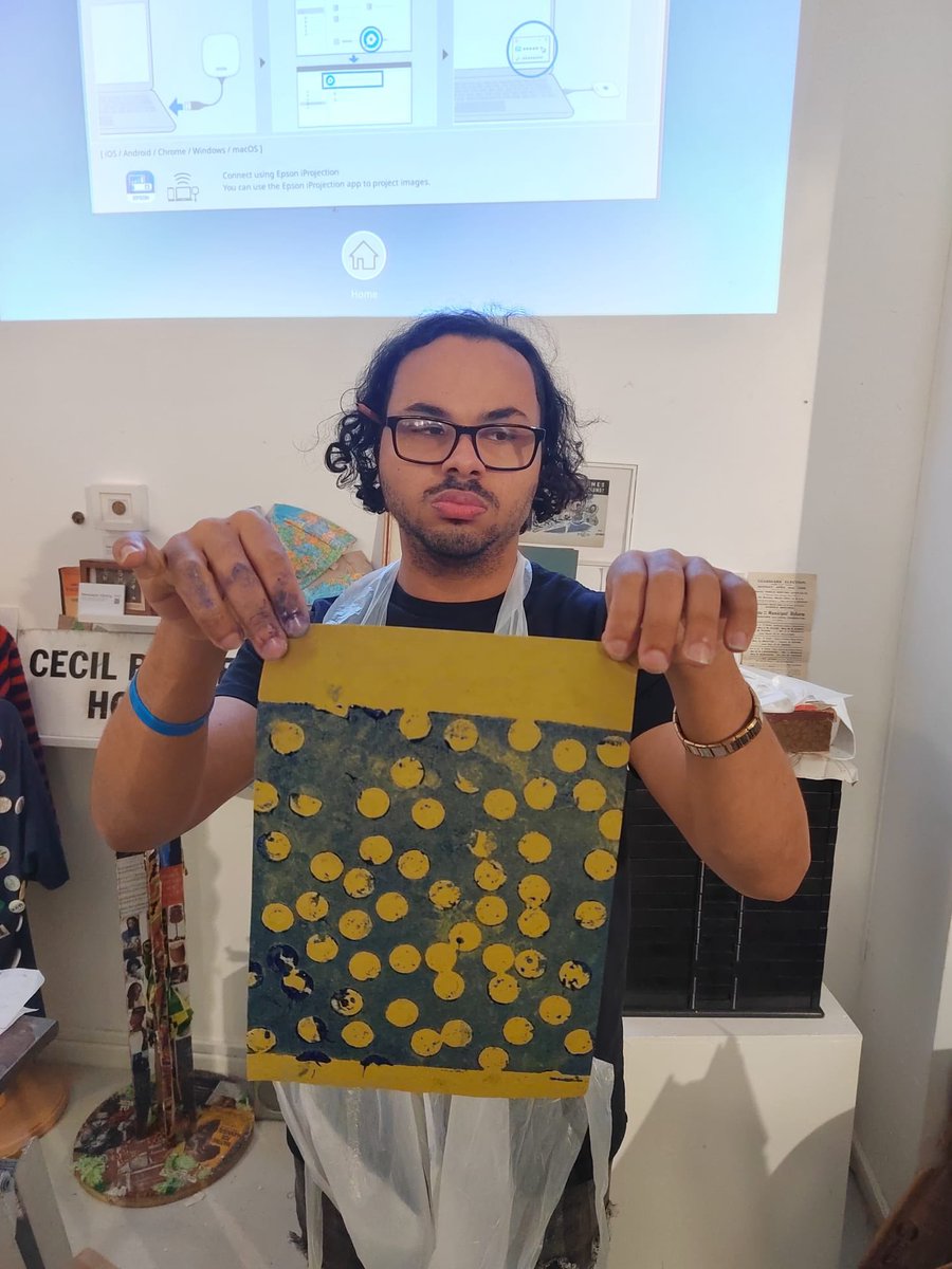YPFICamden's tweet photo. Big thanks to @HistoryTown who showed us how to do some awesome printing and artwork in Somers Town last Friday! We screen printed t-shirts and created typewriter art. https://t.co/W1K0asF29i