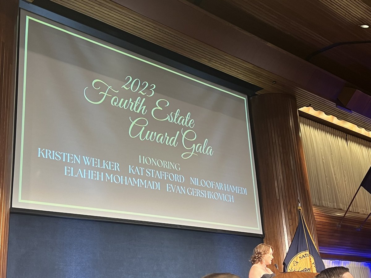 kat__stafford's tweet image. I was awarded the @PressClubDC’s Neil and Susan Sheehan Award for Investigative Reporting last night. It was the first time in the Press Club’s history that two Black women were honored for their work. Meet the Press moderator @kwelkernbc received the amazing Fourth Estate Award.