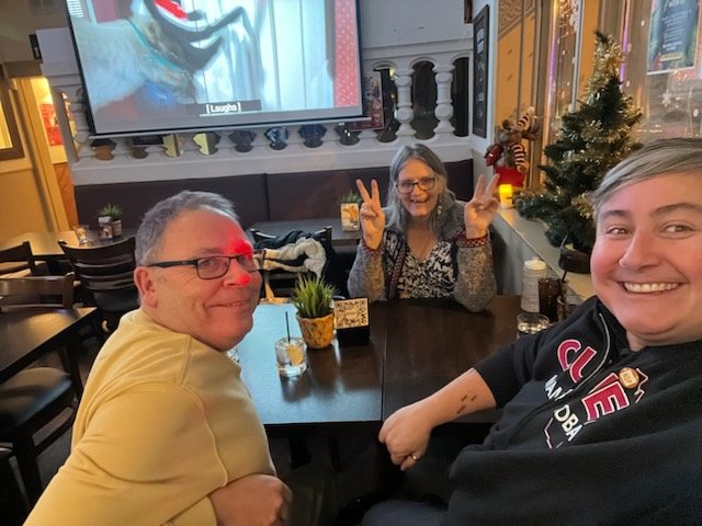 SusanGapka's tweet photo. Social night out last night at #OGradys with Cupe Pink Triangle members: https://t.co/R8Bj5aP30r