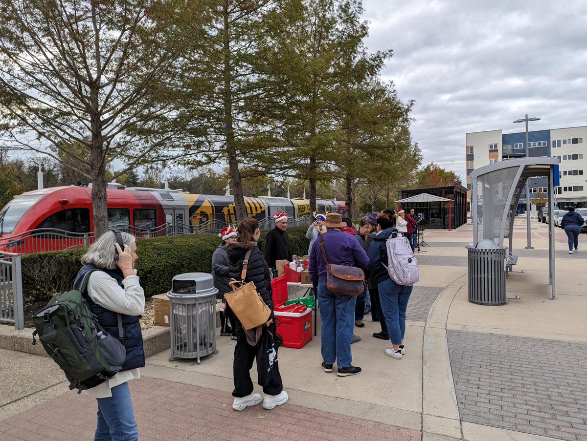 CapMetroATX's tweet photo. Thanks to everyone who stopped by MLK Jr. Station this morning. Hoped you enjoyed the coffee and tacos!

☕️ Next up is Leander Station, 12/6 at 7 a.m. 🌮

See y'all then! #CapMetroPolarEvents https://t.co/foBPjfA2A5