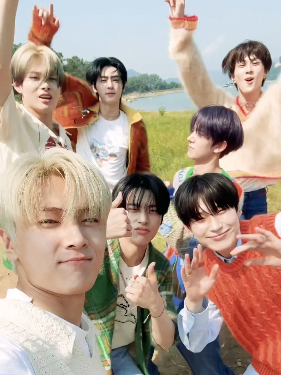 suniecut's tweet photo. ⊱˚•˙∘ Cosas que me recuerdan a Enha ♡ ∘˙•˚⊰

A thread 📍

THREE YEARS ONE HEARTBEAT
#Happy_3rd_ENniversary #3YearsToENternity #따사로운_햇살처럼피어난_엔하이픈3주년 #ENHYPEN祝デビュー3周年 @ENHYPEN_members @ENHYPEN https://t.co/38cc6uwsxS