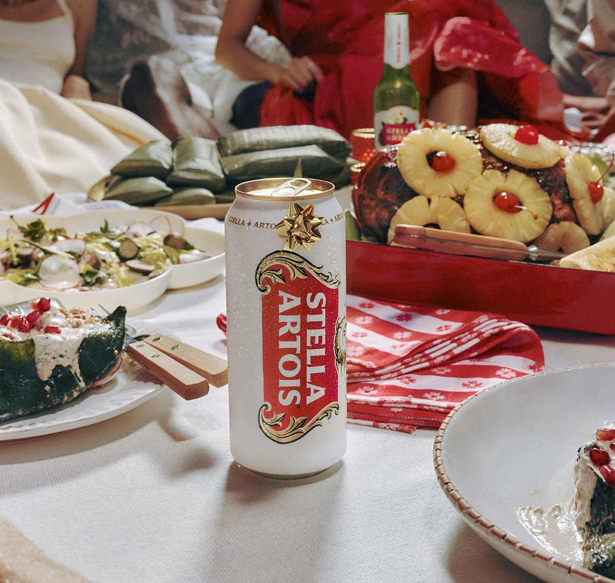 It's almost December. Raise your hand 🖐 if you have started decorating for the holidays.