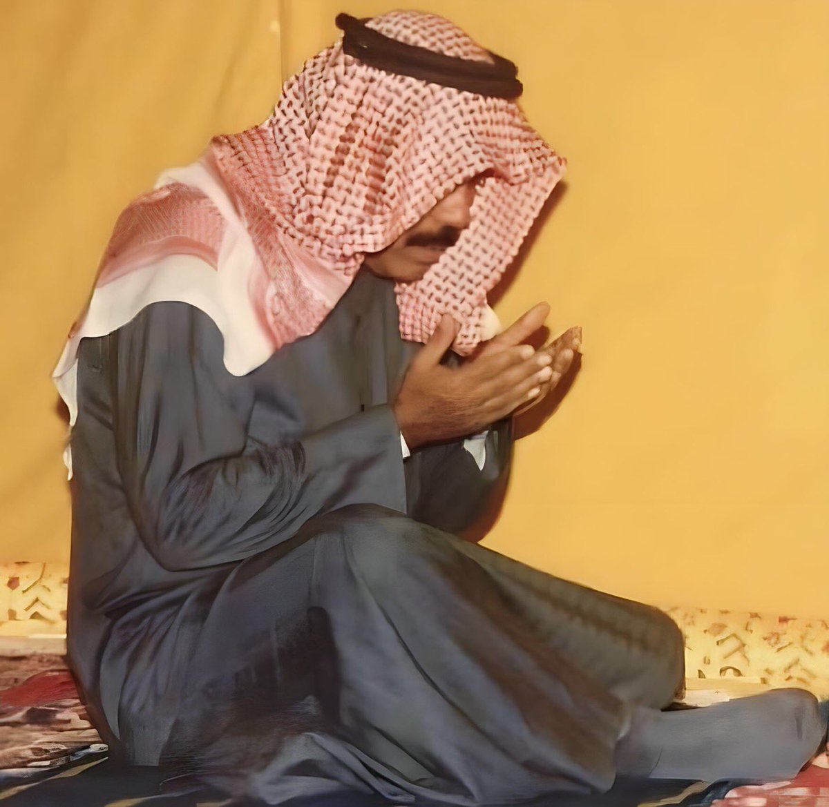 alsaif_hussain's tweet photo. أسأل الله الكريم رب العرش العظيم أن يشفيه ويلبسه ثوب الصحة والعافية اللهم امين 
 #نواف_الاحمد_الصباح https://t.co/2EqnLniBVx