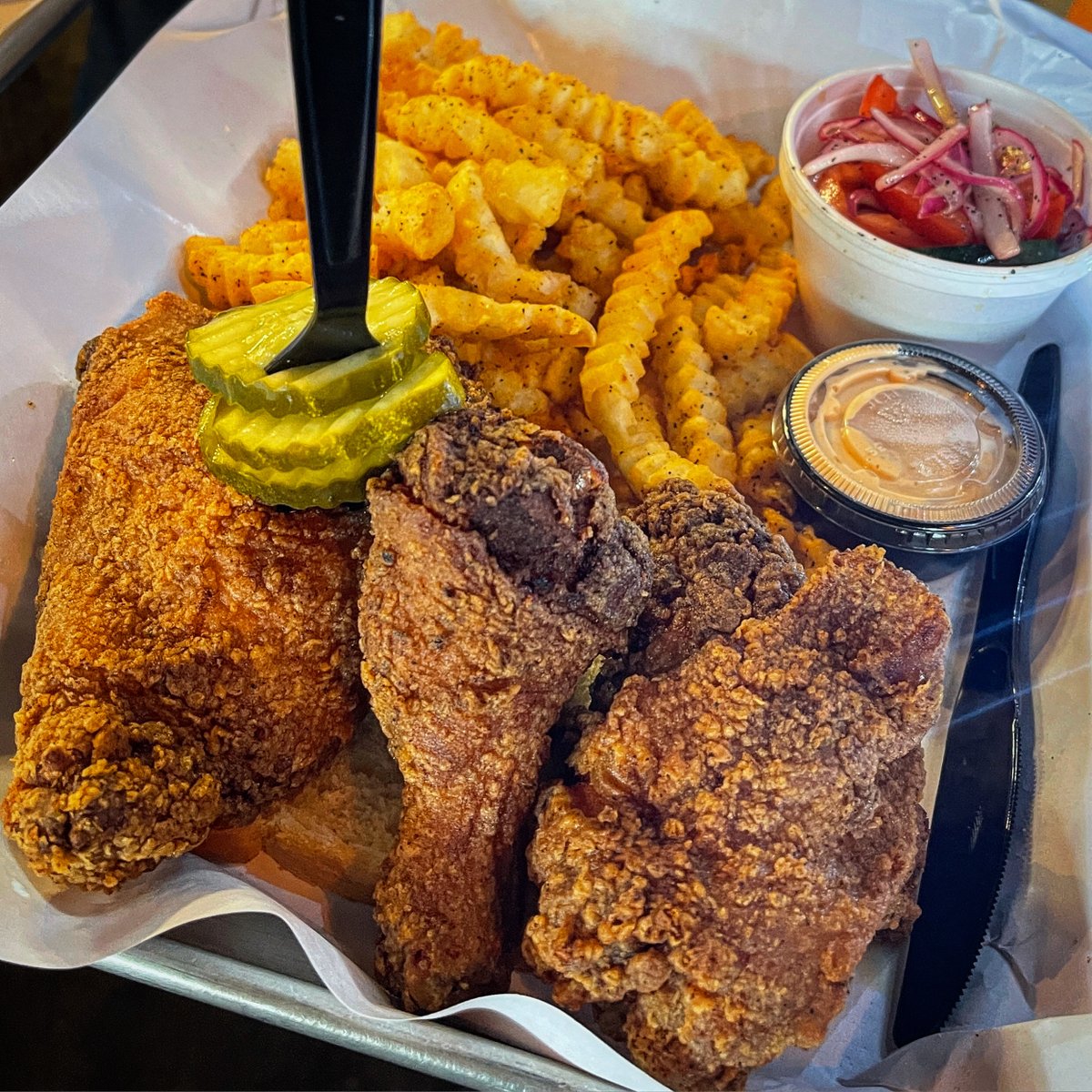 Who needs a little Southern humpday happiness? 🐓❤️🐓❤️🐓 #stlsouthern #friedchicken #nashvillehotchicken #stleats #eatlocal #stlfoodie #explorestlouis #stlcatering #catering