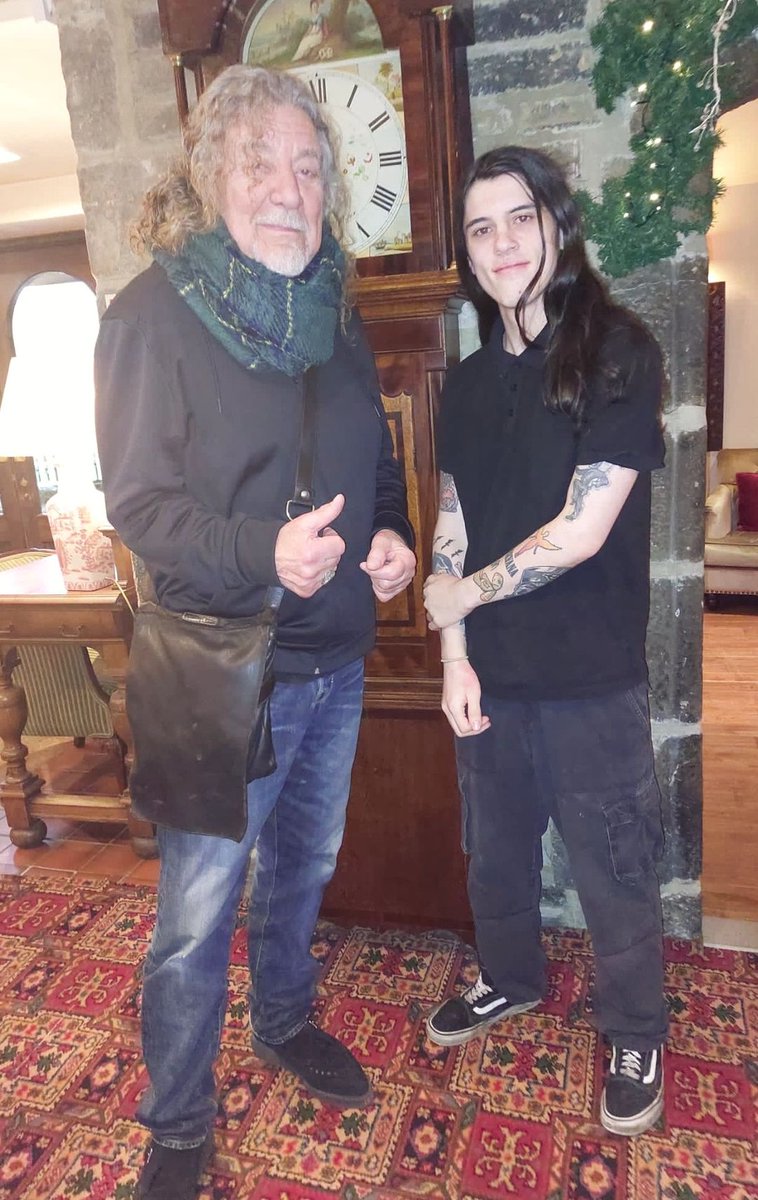 We really do get the coolest guests at Holdsworth House Hotel in Halifax. Last week we had an absolute legend staying for a couple of nights, the frontman of #LedZeppelin himself Mr Robert Plant! Here is his with our rock-fan Kitchen Porter, Gowan🤘
