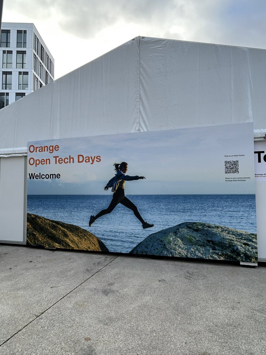 sduvoux's tweet photo. L’Innovation au cœur du développement d’@orange . Les démonstrations des #OpenTechDays sont incroyables et démontrent de notre capacité à collaborer à un monde numérique plus responsable. https://t.co/4xWMXz82Lo