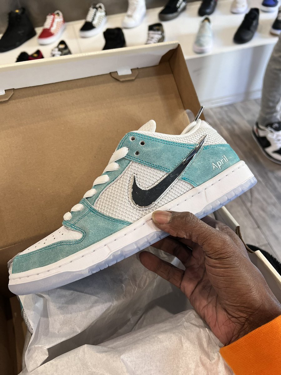 JerseyDa420Chef's tweet photo. Told ya 😉 #Aprils #SBDunks #kotd #yoursneakersaredope #snkrs #snkrsliveheatingup https://t.co/fqIzJxapYH