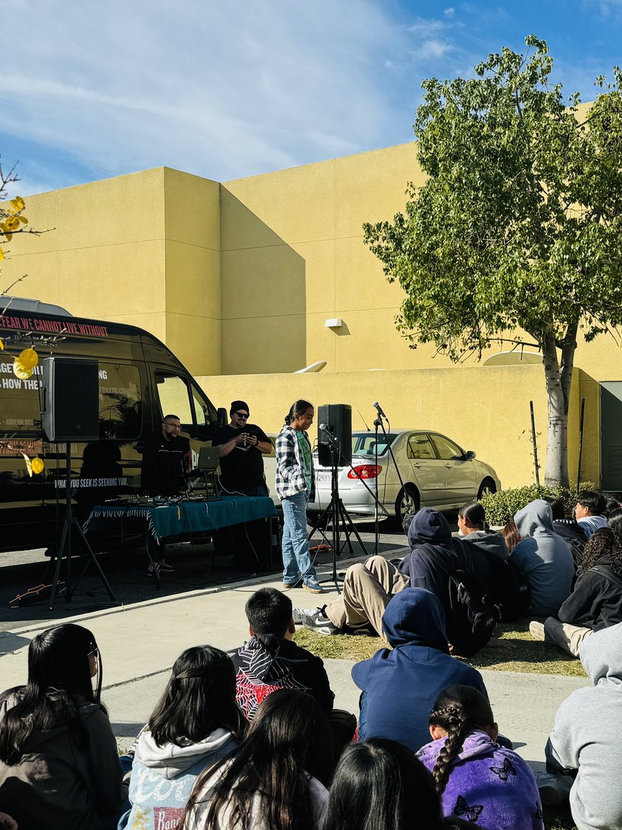 CTE_LLearningLA's tweet image. South East DREAMS Magnet #LinkedLearning Engineering Design Pathway students got a visit from Street Poets Inc. and had the chance to hear from real poets and even recite poetry themselves. @linked_learning @laschools