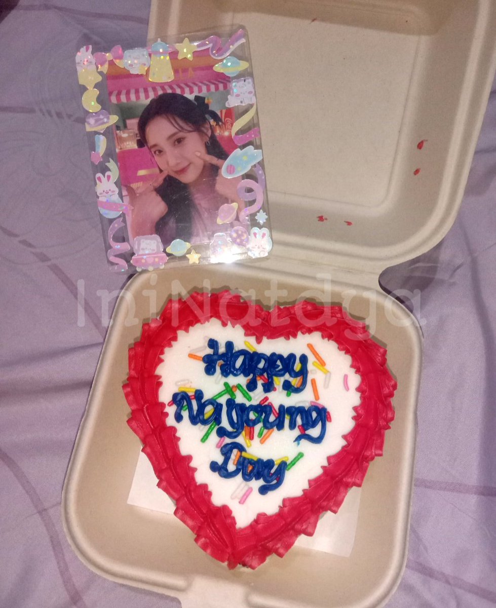 IniNatdya's tweet photo. HAPPY BIRTHDAY KIM NAYOUNG 😍🥳🫶🏻

BIRTHDAY GIRL NAYOUNG
#CutieSexyNayoungDay
#나영이와_함께라_따뜻할_겨울 
@CUBE_LIGHTSUM https://t.co/7tNUsJRrOX