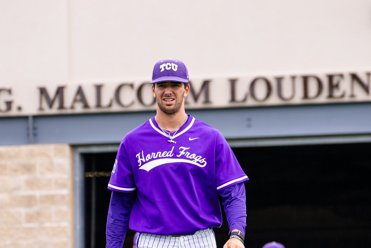 TCU_Baseball's tweet photo. 🥳 HBD Mason Bixby! 

#FrogballUSA | #GoFrogs https://t.co/i5FzPLbPWB