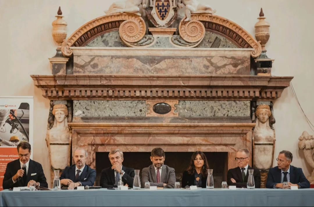 Ilaria Bertini Direttrice DUEE-ENEA ha preso parte alla presentazione dello studio Missione Efficienza. Stato dell’arte e proposte concrete per decarbonizzare il patrimonio immobiliare pubblico in Italia di #SiramVeolia e <a href="/ICompetitivita/">I-Com</a>⬇️
italiainclassea.enea.it/ilaria-bertini…