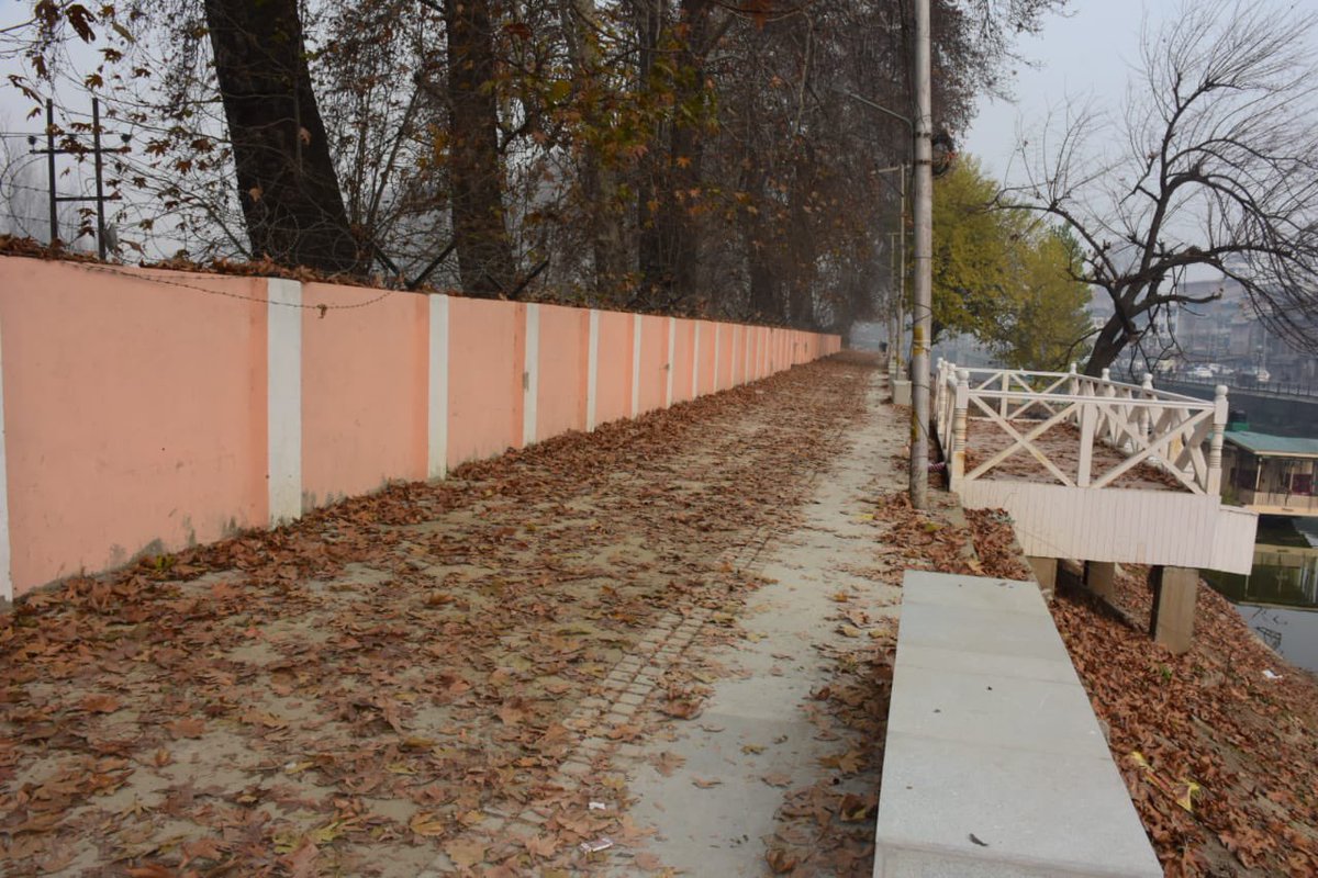 #Chunthikul Walkway &amp; Cycle Track! 
Another key project along the banks of Chunthikul from Dalgate to Maisuma over a length of around 3.1 kilometres. The project is inching towards completion. Very soon you can enjoy walking, and cycling along the Chunthikul around the Kashmir