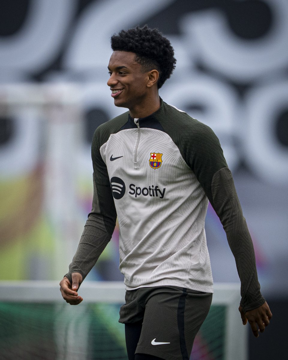 FCBarcelona's tweet photo. Happy Balde 🥰 https://t.co/gPIdjEf596