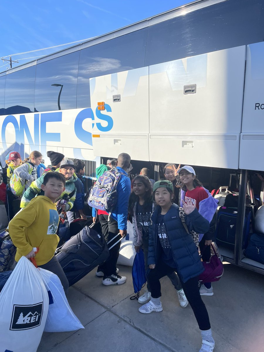 5thgradecamp24's tweet photo. We’re off to camp! ❤️🙌 https://t.co/vePT4mgk6u