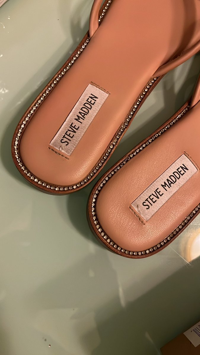 katusha_dp's tweet photo. Increíble que esto sucedió en mi pedido de @SteveMaddenMX @SteveMadden .
No es posible que cometan este tipo de errores: https://t.co/exkR1HXhc8
