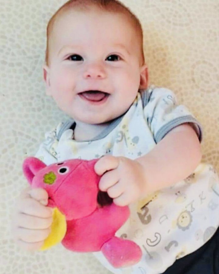 Résumons les dernières nouvelles : 

- Cet après-midi, Hamas publie un communiqué pour annoncer la mort du petit Kfir, 10 mois, de son frère Ariel de 4 ans et de sa mère. Tous retenus en otage depuis leur kidnapping en Israël le 7 octobre. 
Ils affirment dans le communiqué que