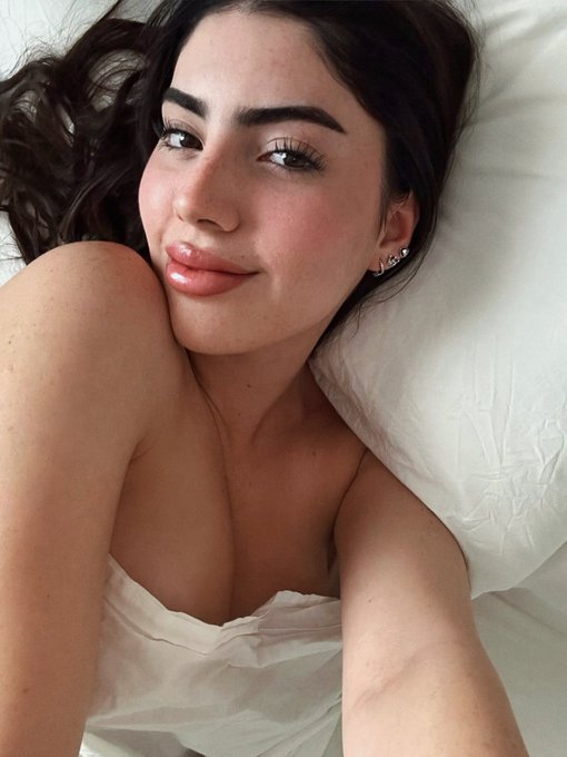 Mira todo lo que puedes ver gratis 🫣😱😱🥶 https://t.co/BQFw9ooYLU https://t.co/k5Q3669Vhh