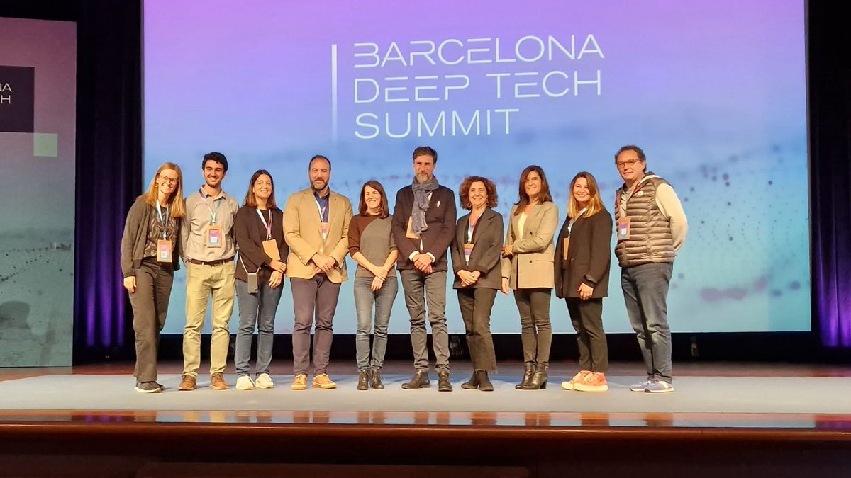 UPFBarcelona's tweet image. Tanquem el fil amb la foto de família dels organitzadors del congrés #Deeptech, una aliança entre administracions i universitats per impulsar el sector de la innovació tecnològica i científica.
Ens veiem al #BarcelonaDeepTechSummit 2024! 👋🏻
@bcndeeptech