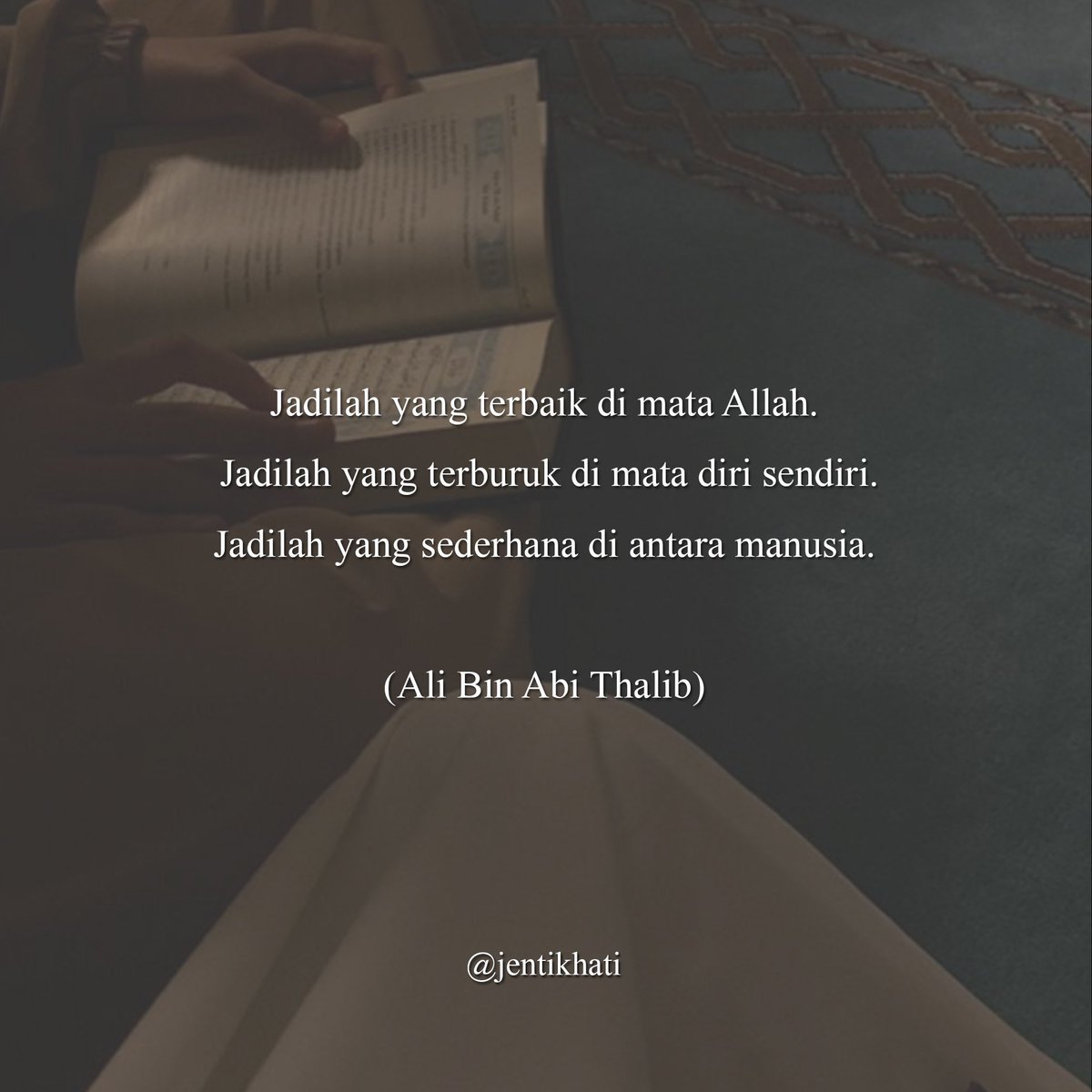 jentikhati's tweet photo. “Hidup lah dalam sederhana dengan merasa cukup dalam segala hal. Itu jauh lebih baik dari mendambakan sebuah kehidupan yang sempurna." 🤲❤️ https://t.co/wwKuQ2izhc
